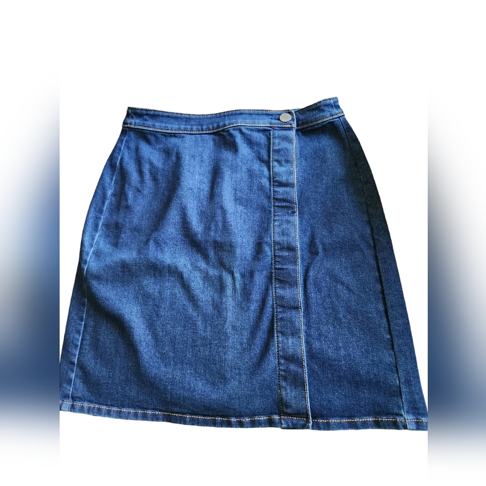 NWT LOFT  size 4 P 18.5" length jean skirt.